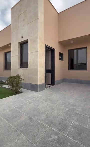 دارين طبگ  للبيع .. مجمع الشمس السكني

📍موقع ممتاز خلف الخدمات مرحلة اولى

🐦‍🔥🐦‍🔥🐦‍🔥
الواصل لكل دار 53 يباعن بدون تطلوعه  🔥🔥
تفاصيل المنزل:
المساحة: 200 م² (طابق واحد)
العنوان المجمع : النجف الأشرف - مجاور مدينة العلم

🏡بلوك 10

مواصفات المنزل:
• غرفة نوم عدد 2
• حمام عدد 2
• مطبخ
• غرفة معيشة
• غرفة ضيوف 
• حديقة + كراج
للاستفسار التواصل واتساب
☎️***********
