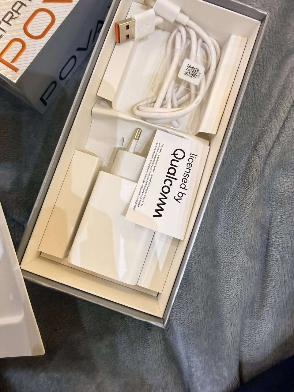 � تكنو بوفا 7 الترا
120 فريم بل بوبجي 
📱 شاشة AMOLED 144Hz هرتز
🚀 معالج Dimensity 8350 ultimate قوي 
للالعاب الثقيلة
ذاكره256 
الرام داخلي24 جهاز راقي كلش وقوي
🔋 بطارية 6000mAh + شحن سريع 70W
📸 كاميرا 108MP تصوير أسطوري
جهاز بعده اخو جديد مستخدم سبوعين فقط
السعر: 340 الف وبي مجال للشراي
 الجديد ماله420 الف 
✨ جهاز يجمع القوة، الجمال، والتكنولوجيا الحديثة!
عنوان انبار رمادي 
استفسار ***********
