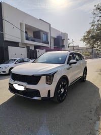 سورنتو ٢٠٢٥ • ماشيه ١٤٠٠٠ • خليجي فول