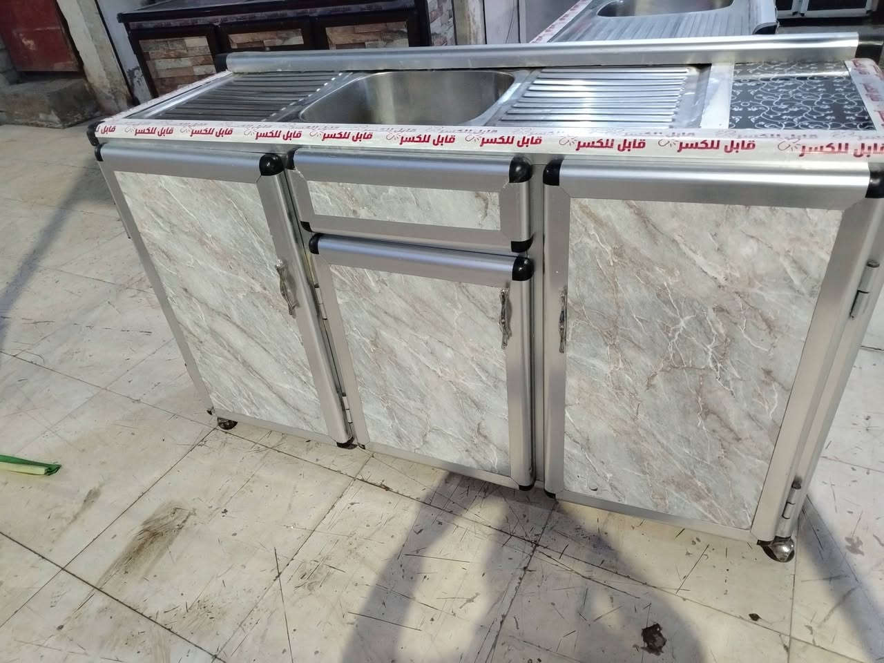 للبيع كونتر سنك متر نص شغل تقيل سعر ٩٠ بي مجال ***********اسيا *********** مكان موصل رشيديه
