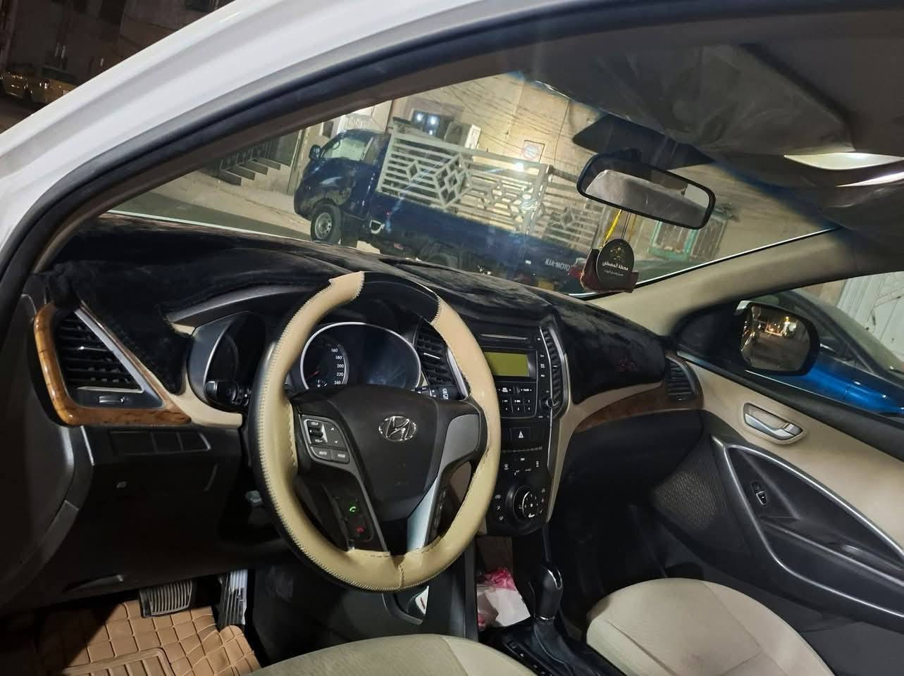 سنتافي 2014 ماشيه 120مكينه اربعه سلندر 
كير ست نمر ارقه. انوع شي بل سنتافي ومكينه دهن ارقه نوع ادير لتر 14الف  بانزين محسن لن مداريهه سياره
مكينه وكير ع فحص وشرط تروح تفحص اذ مفتوحات اني اخسرلك فلوس الفحص
وسياره بيهه بارد  وباقي كفاله عامه المكان نجف السعر 155الشراي يتصل ***********او مراسل واتساب 
وبلخدمه
