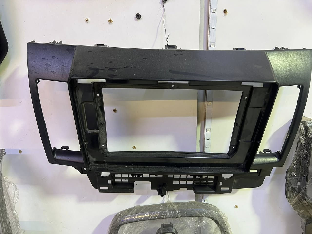 سلاو هاوریان کانبازی شاشەم بۆ هاتووەتەوە
تایبەت نە سەیارەی gtو gls و سەیارە ئیمپیفایەرەکان
نرخی ٣٠ هەزارە
ئیتاری شاشە لۆک بە ٢٠ هەزارە
ئیتاری شکل بیلادی ١٥ هەزار
گەیاندن بەردەستە
سلام عليك موجود كانباز مال سیارە بیلاد ئیمپیفایەر
٣٠ الف توصيل موجود
***********
