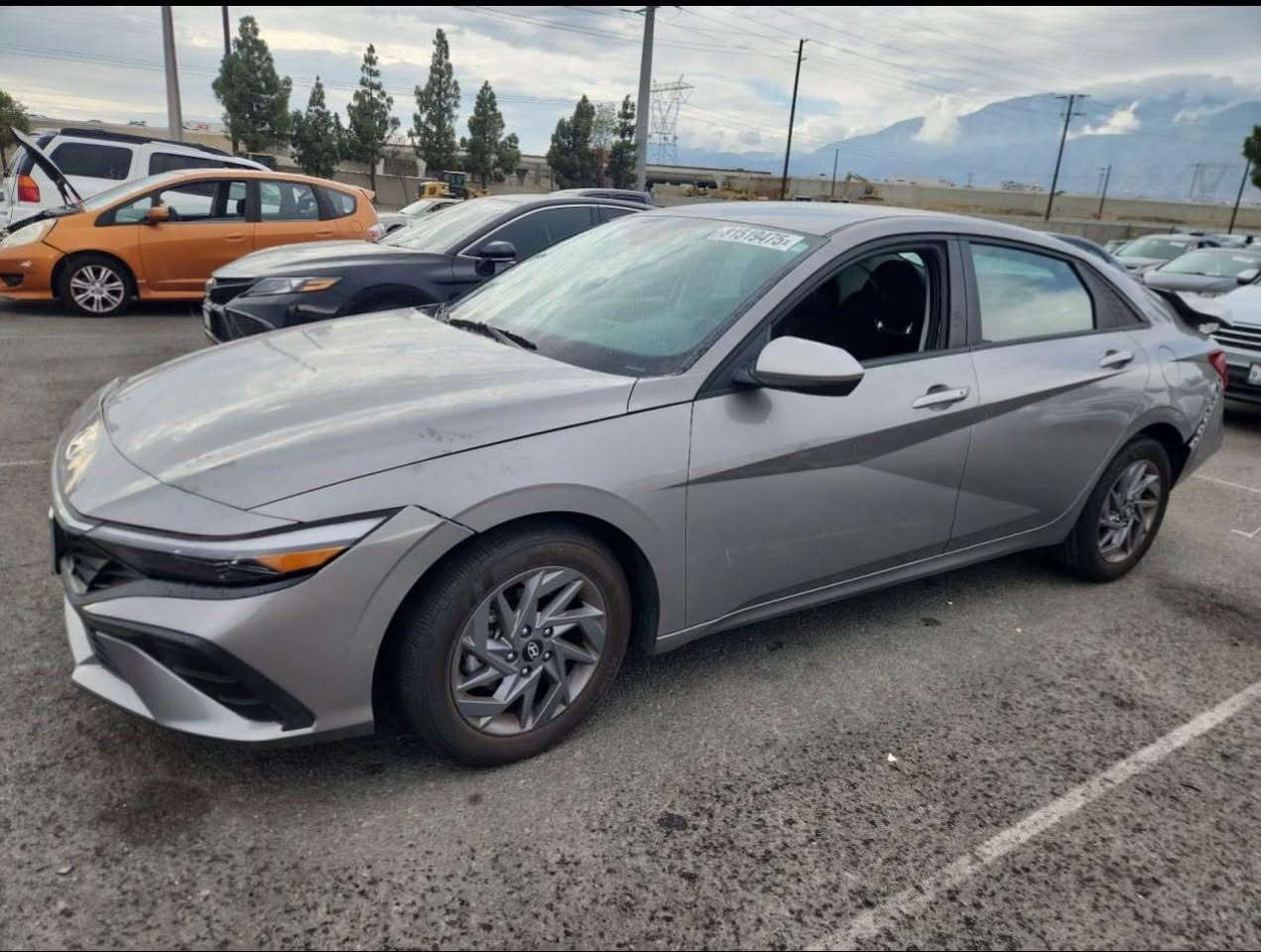 السلام عليكم شباب هونداي النترا موديل ٢٠٢٤ سياره حادثه موضح بصور سياره فول ما عدا الفتحه سعر ب عمان ١١٢ بدون كمرك وذا تريد بغداد ١٤٢ تدخل البغداد بسم المشتري العنوان بغداد ‭٠٧٧١ ٨٩٦ ٥٠١٦‬
