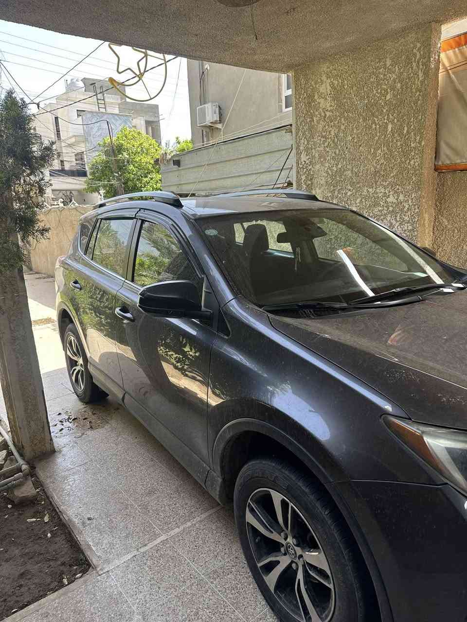 السلام عليكم
راف فور 2018 رقم اربيل 
حادث باب خلفي فقط وصور الحادث بالمنشور
ماشية 127
سيارة جديدة جاهزه 
رقم سنوية هزه كله جديد
مكان السيارة بغداد العامرية
بيع او مراوس 
السعر 170 ورقة 
***********
