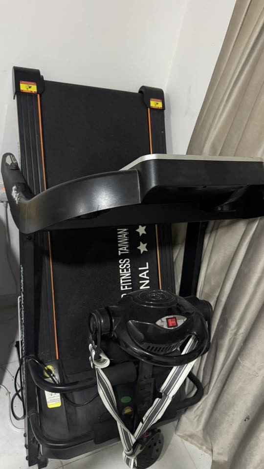 جیهازی ڕاکردن المانی تەنها دووجار باکارهاتووە ٣٥٠$ دۆلاری پێدراوە نرخی ئێستای ٢٨٠هەزار لە سلێمانی 
بۆپەیوەندی واتس ئەپ ***********
