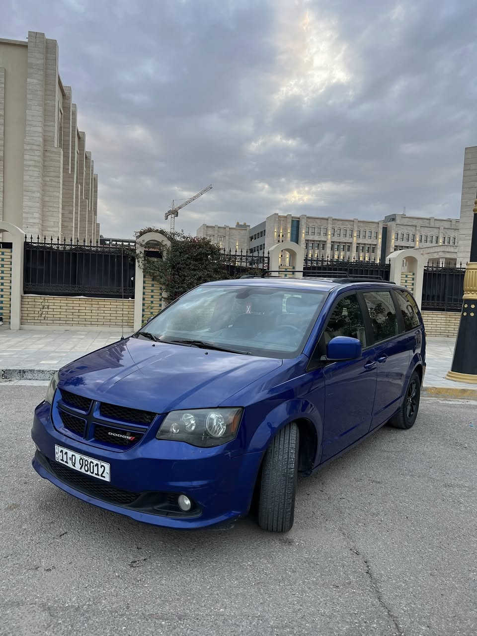 سلام عليكم
السلام عليكم 

دوج كرفان موديل 2019 

حادثها كلش خفيف جاملغ مبدل والبنيد نفسه نصه مصبوغ بدون ايرباك وبيها الباب الخلفي بي بارد اثر طخة تكتك 

رقم بغداد تحويل ثاني يوم بسمي 

اللون نيلي  

فول مواصفات 

فئة السياره Gt

✅  بوب الخلفيه كهربائيه 

✅  جنطه كهربائيه 

✅  تبريد 3 قطع 

✅  شاشه أندرويد وكاميرا رجوع

✅  حساسات خلفيه 

✅  تحكم ستيرن جهتين 

✅  كشنات جلد 7راكب 

✅  كشنات منفصله

✅  كشنات كهربائيه 

✅  شاشات خلفيه 

✅  تشغيل عن بعد 

✅  تخم تاير جديد 

✅  فئه المحرك 3600  6سلندر 

✅  ويل gt

✅  جام كهربائي امامي خلفي 

✅  بردات خلفيه 

✅  وفتح وغلق الأبواب 

✅  دبل سبير 

✅  تدفئة كشن 

✅  تدفئة ستيرن  

السياره عائلية ومريحة بل سفر 

جاهزة على اخر حباية

السيارة مال بيت

السياره أمريكي 🇺🇸✈️

السعر 175$ بيها مجال قليل

*********** او *********** 📞
