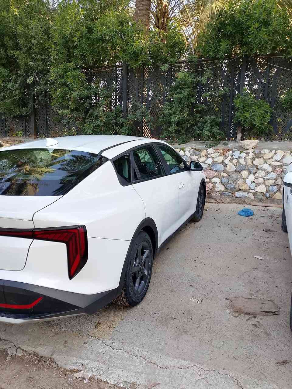 سيارة كي فور  موديل 2025 وارد امريكي حادثها كما موضح بالصورة مكاني بغداد ماشية 1700وايضا هنا مشت
السعر 190 ورقة
هاتف ***********
