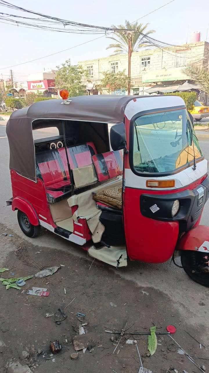 سلام عليكم تكتك للبيع في كربلاء المقدسة سعره 4مليون وبيه مجال اوراق البغدادي ***********
