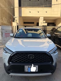 كورلا كروس 2025  ماشية 4600 بيها ٣ اماكن (شخط) السعر ٢٦ وبيها مجال 077...