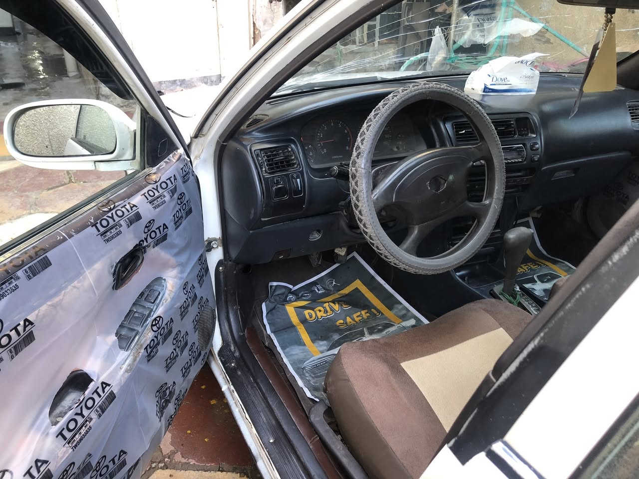 سلام عليكم كورلا موديل 1995سياره كير ومكينه مكفولته تبريد شغل تخم تاير جديد صدر مامي وخلفي جديد هزه جديد سنويه رقم كربلاء مشروع وطني تحويل وين ماعجبك سياره جهزه من كل نقص مابيه بيه ضربه بل جملغ الخلفي والبقي مكفول من الكص والعيب الشرعي السعره 48مكاني بغداد بلديات وهذ رقمي ***********
