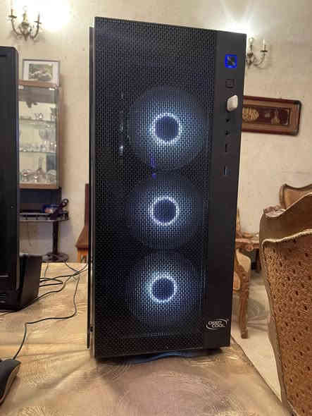 تجميعة pc للمونتاج و الGaming 

معالج￼ Amd ryzen 9 3900xt 12-core 

كارت شاشة Nvidia geforce rtx 2080 super 8GB

رام 2x16GB ⬅️ 32GB

هارد 1TB ممكن تزوين لحد 5TB

تبريد Deep cool ٧ مراوح

باور سبلاي Dq 850 v2l

يبقى نوع الcase و الMotherboard ما اعرفه

للبيع بسعر ١،٢٥٠،٠٠٠ وبيها مجال
 
رقمي ***********
