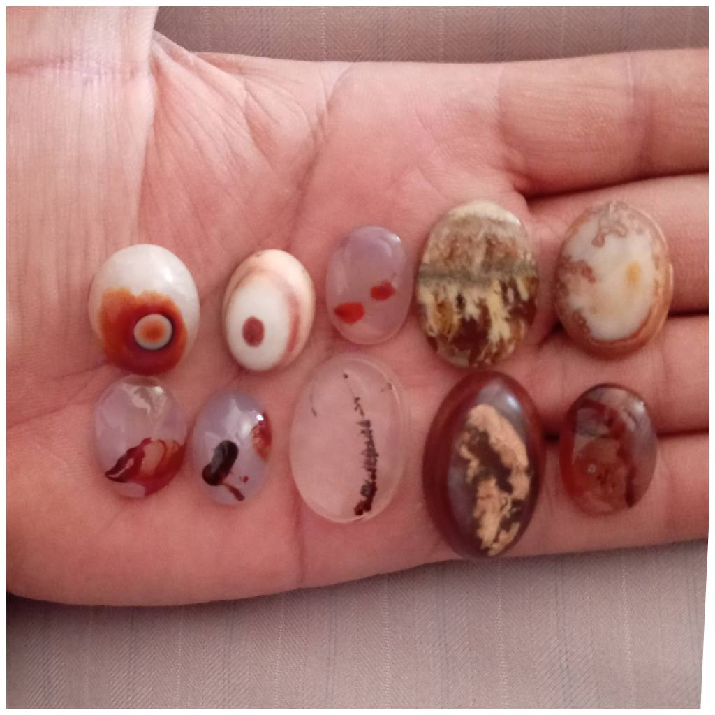 ١٠ احجار عقيق و سليماني السعر على الخاص العنوان ناصرية رقم الهاتف *********** ناصرية, ذي قار
