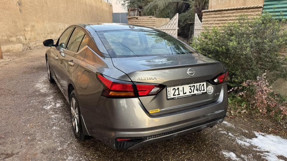 نيسان التيما 2023 SV
رقم سليمانية باسمي 
سونر مرفق موضح الحادث 
ماشية 23الف ميل 
مواصفات : رادار امامي وخلفي توقف طوارئ
رادار خروج تنبيه خروج عن المسار 
رادار نقطة عمياء 
تدفئة كشنات 
شاشة كار بلي
السعر : 162 ورقة 
رقم: ***********
