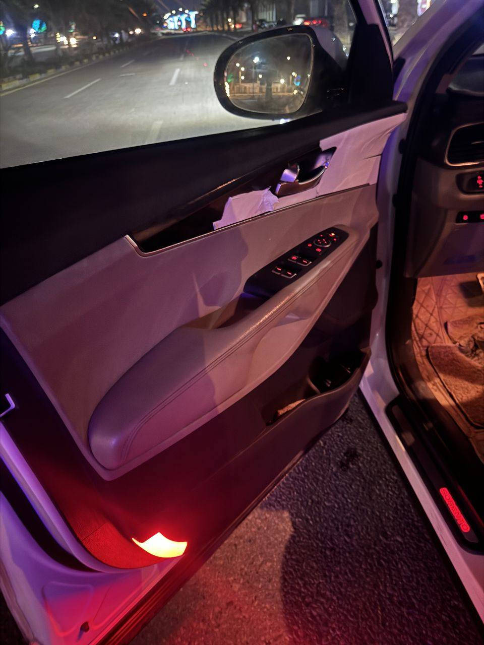 سورنتو ٢٠ وارد  خليجي فول مواصفات عدى البانوراما كفاله عامه رقم بصره  ٦ سلندر للأستفسار /***********
