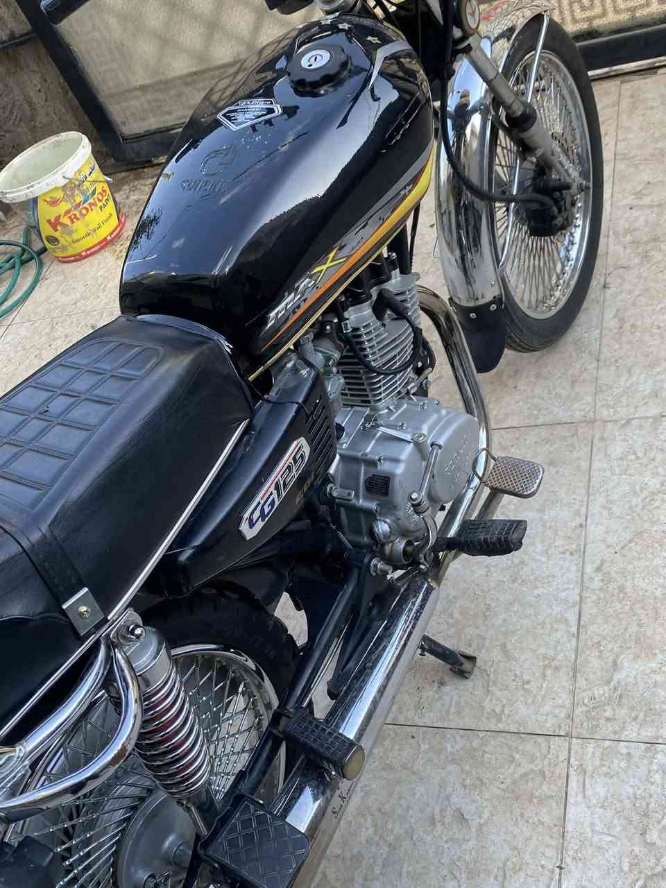 سلام عليكم 
دراجه ايراني موديل ٢٣ للبيع نضيفه كل عيب مابيها نشطه 
كهربائيات شغال فقط اشاره وحده ماتشتغل + هورن باقي شغال محرك نضيف مامفتوح بس قبق فيلس مفتوح صالنصه نجمه صوت 
السعر٤٧٥ بي مجال للطيبين🤍


**إذا كنت صاحب هذا الإعلان وتريد حذفه لأي سبب، رجاءا أرسل رسالة إلى الدعم الفني**