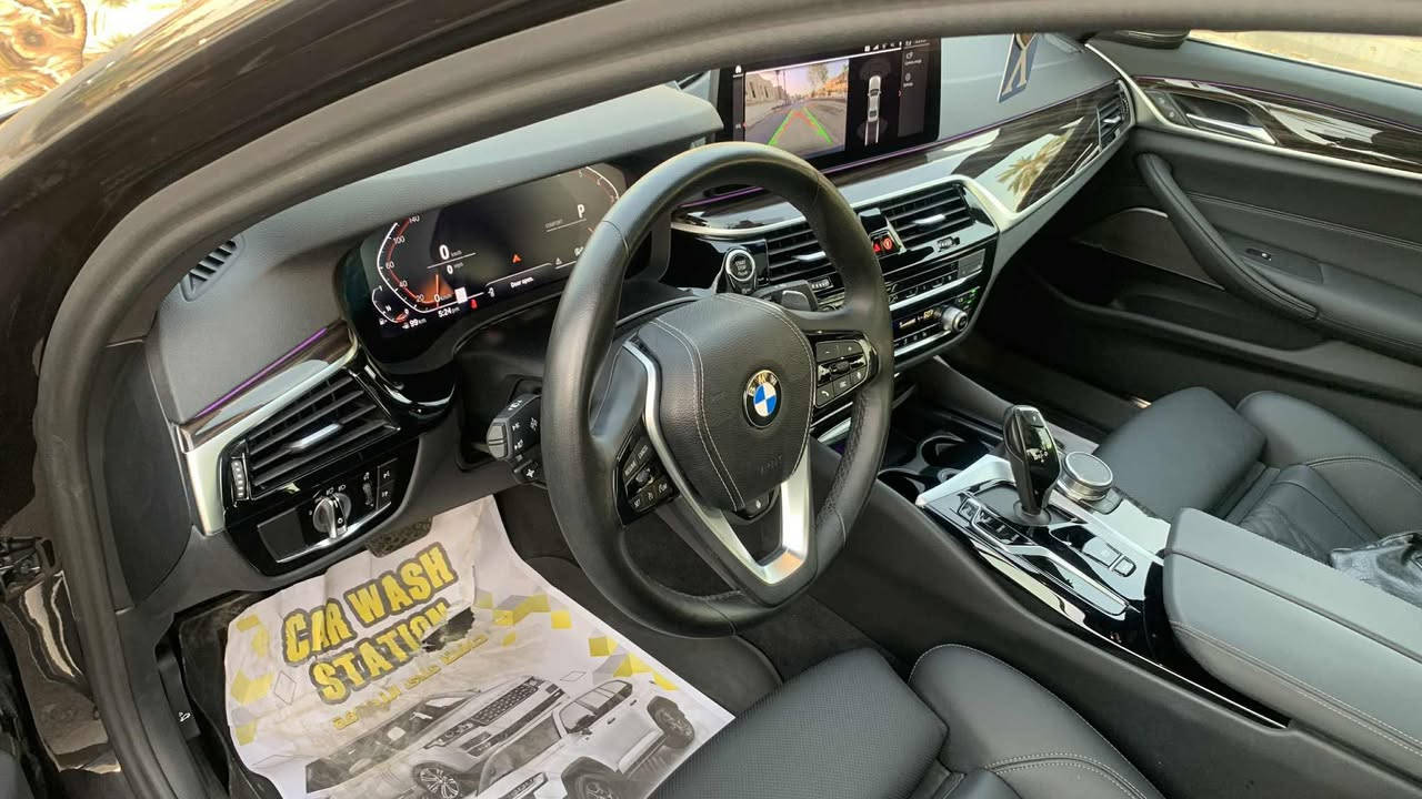 BMW 530
موديل 2023
فقط دعامية امامية 
ماشيه 23 كليو متر 
ايرباكت السترين + البردة بشرط راجع سستم 
السعر اكتب رقم 1 يجيك السعر 
للاستفسار ***********

