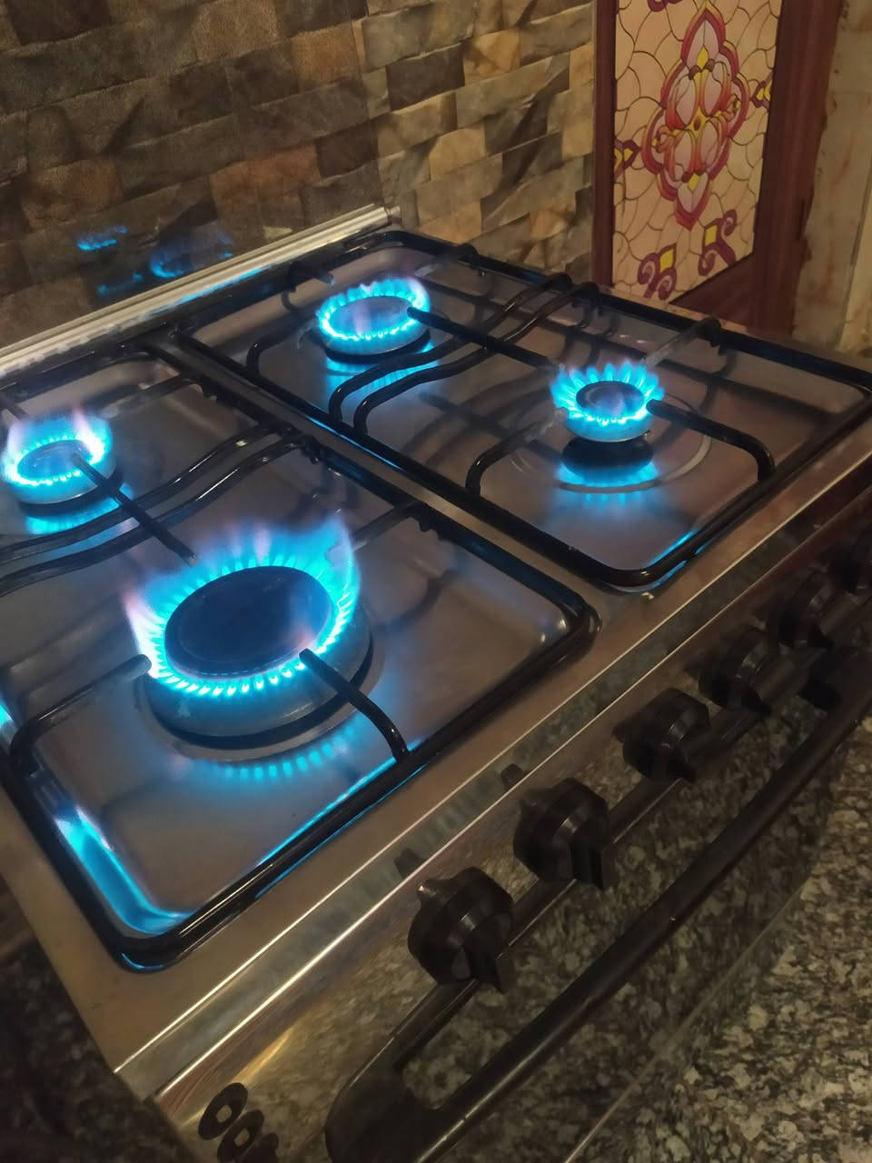 طباخ فريش مصري الاصلي اخو الجديد حجم 60*60  استخدام اقل السنه. شرط نار زركه وقويه 
يوجد توصيل


**إذا كنت صاحب هذا الإعلان وتريد حذفه لأي سبب، رجاءا أرسل رسالة إلى الدعم الفني**