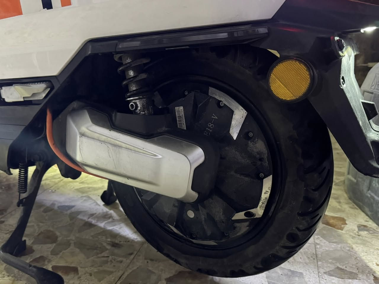 السلام عليكم
دراجة شحن للبيع 
 الريان 2025 ( وحش الكون 💀) 

 مستعملة قليل 

  وياها بصمتين +مفتاح احتياطي 

 ملف 2000 

6 بطاريات اكبار 32 امبير 

السرعة 80 

تقطع مسافة 80 كيلو في الشحنة 

السعر : 900 الف وبيها مجال للشراي 

مكان الدراجه بغداد - الحارثيه

للاستفسار:***********
