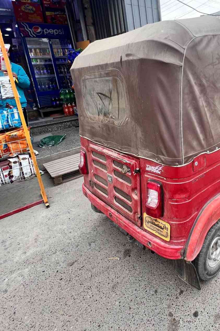 السلام عليكم تكتك للبيع 18رقم وسنويه تحويل ثاني يوم تكتك تخم تاير جديد كهربائيات تكتك كبل لشارع ماناقصه شي محرك مال. 20 بس دوس ليوره تصبغهن. ولغد مبين بصوره مطعج مابي قطرة. معجون،  مكاني بياع حي الجهاد
***********
