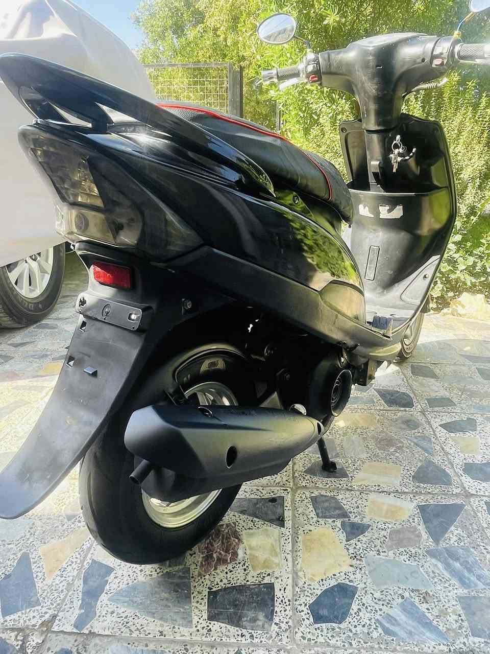 ماكس عدله 
كهربائيات شغال هورن لايت عالي ناصي اشاير سلف 
كابريتر جديد 
عليها وياله RPM 
يدات بريك كوسو
فج بريك رياضي 
قطره دهن رياضي 
ملاحضه. .المحرك مفتوح ولفات 
الكفر تايوان   
العنوان بغداد  رحمانية الشعلة 
السعر 500 الف و بيها مجال 
واتساب ***********
