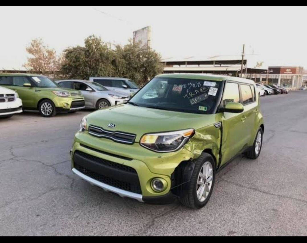 السلام عليكم كيا صول موديل 2018 وارد أمريكي حادثها جاملغ امامي بدون دواخل صورة الحادث بالمنشور محرك 2000 مامفتوح رقم شمالي سياره جاهزه مابيها اي نقص
***********
