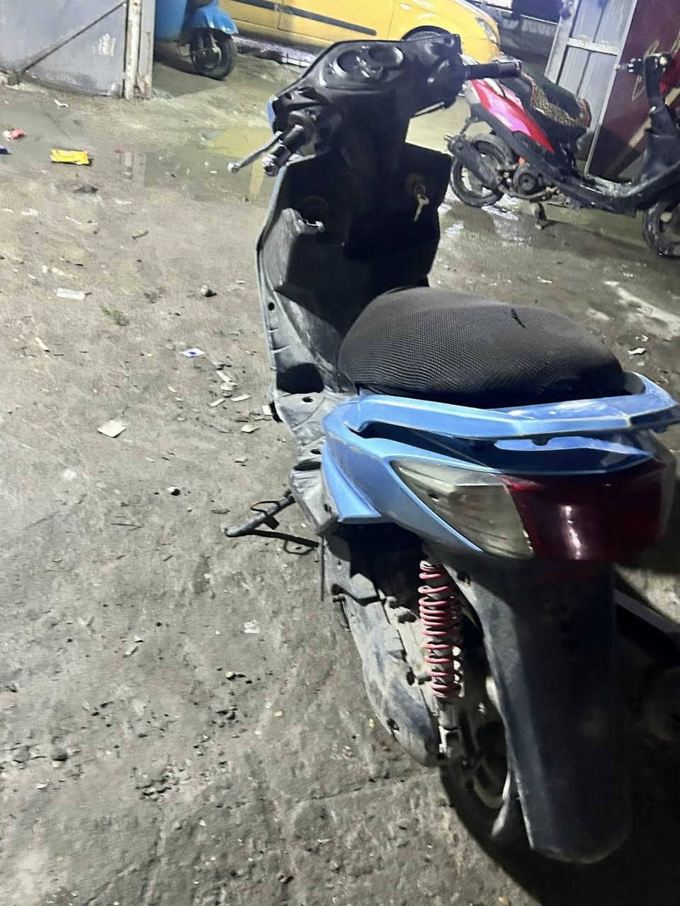 مكاني شهداء البياع
سلام عليكم سكنس فحل للبيع مكينه ممفتوحه دراجه يرادلها باتري نكره بس عايفها تاركها كهربئيات كلها شغاله ب٤٠٠ وبيها مجال ***********
