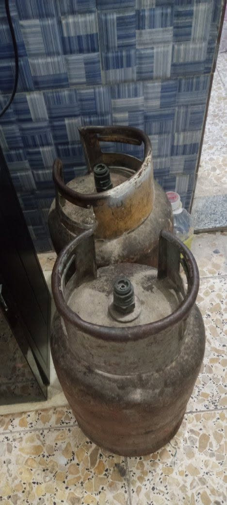 ديوان شبه جديد ب250 الف
مكينه خياطه ب70
قناني غاز 2 الوحده ب70
طفايات 2 الوحده ب30
مقرامه لحم ب100
علقه جديده مامشدوده ب25
تنور ب25 الف
بغداد مدينه الصدر الاولى


**إذا كنت صاحب هذا الإعلان وتريد حذفه لأي سبب، رجاءا أرسل رسالة إلى الدعم الفني**