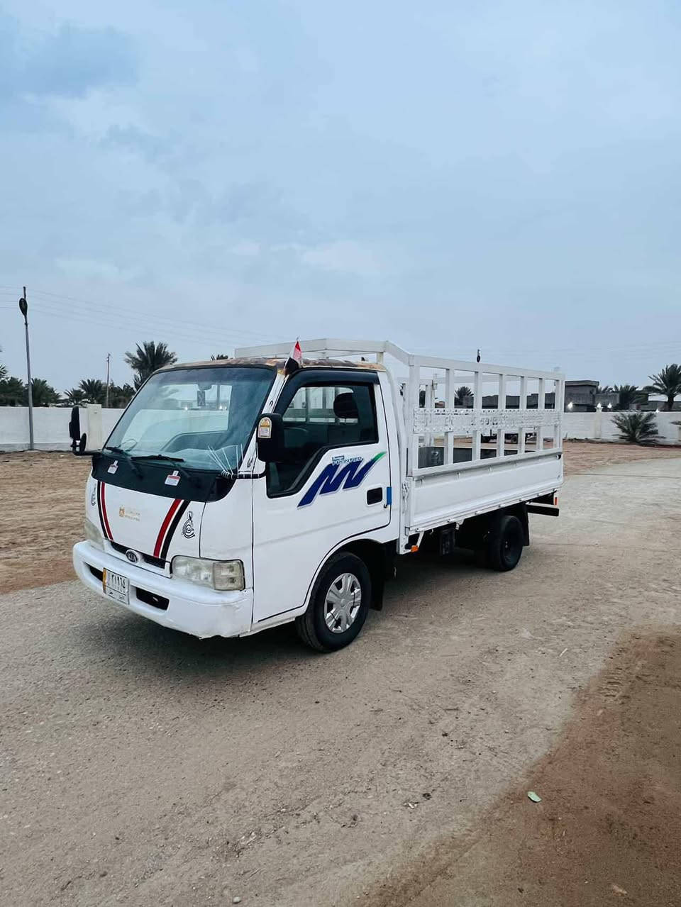 سلام عليكم كيه فونتيره موديل 98 سنويه 27 سياره مكفولة من محرك وكير واكسل وصدر وشاصي وكهربايات شغاله سياره بلاديه وتخم تاير سياره كلش حلوه مال جناي سعر 52 وبيه مجال مكاني رمادي رقم الهاتف *********** يالله
