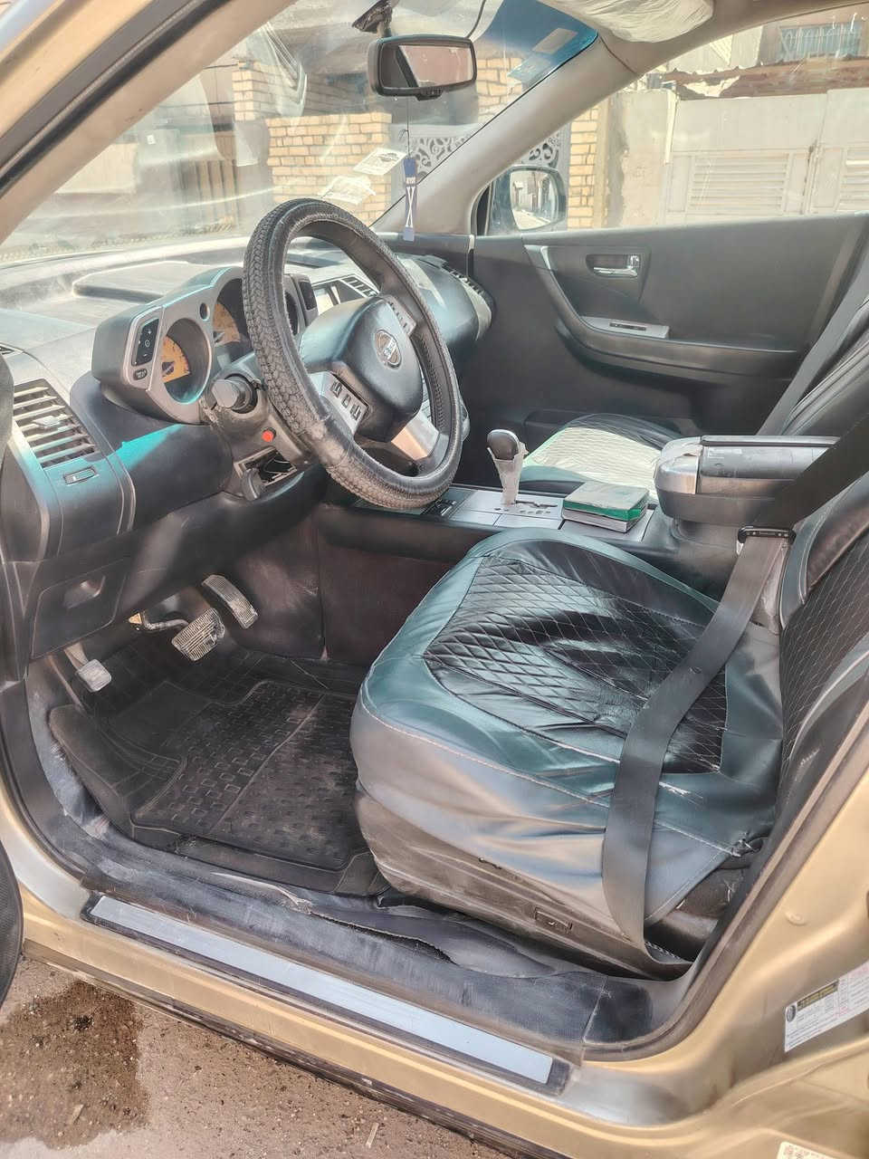 السلام عليكم نيسان مورانو ٢٠٠٧ فور ويل رقم بغداد انكليزي بسمي كير محرك خير من الله صدر زين تايرات زينات نقص تبريد وجه الكنبريسر فقط  السعر ٧٠ وبيهه مجال او مراوس حسب القناعه ... مكاني بغداد ***********
