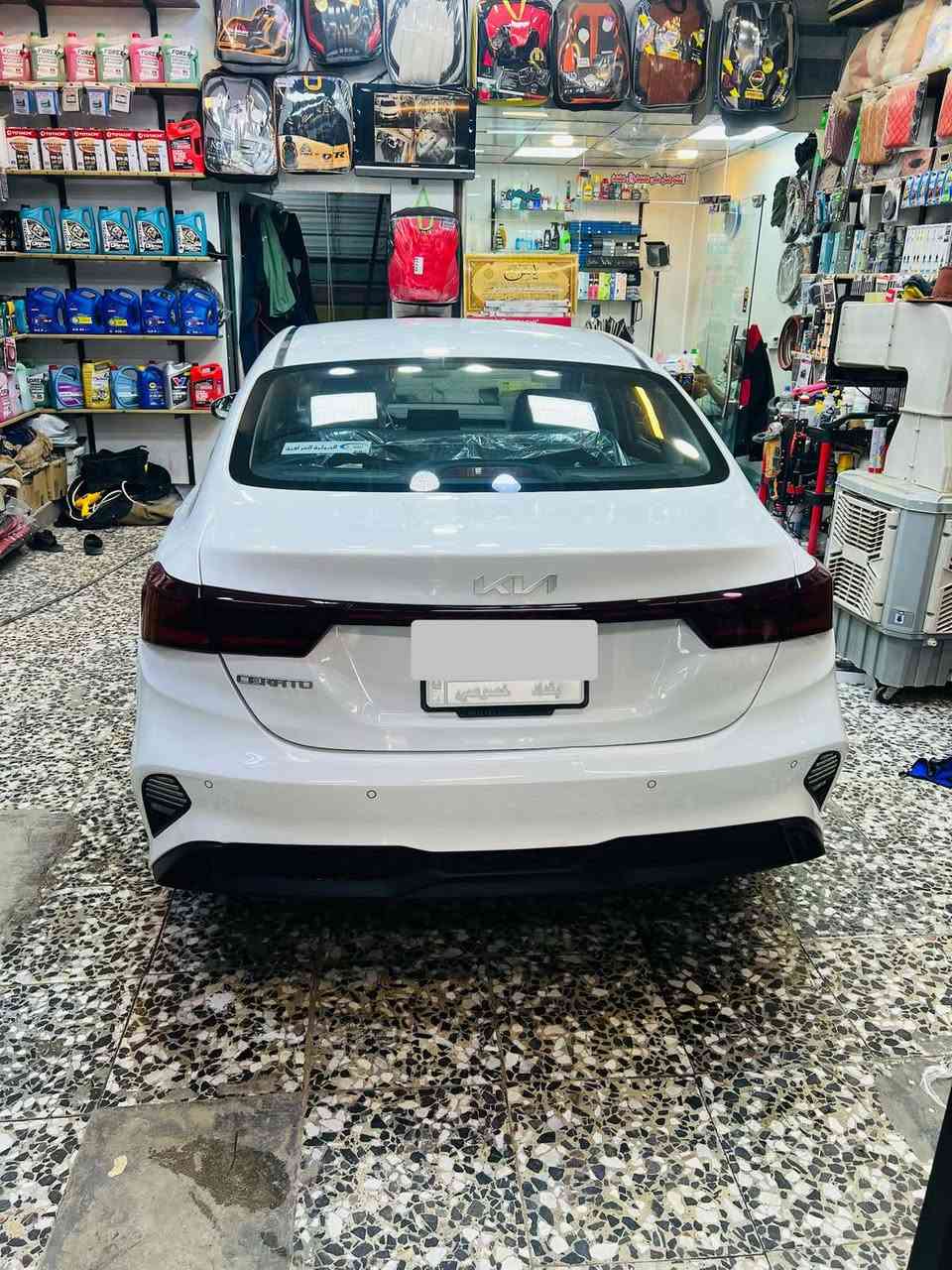 كيا سيراتو خليجي
موديل 24 وكاله دوليه 
ماشي 23 الف ع ايدي من زيرو 
محرك 2000 الفين دوش 
كير اي تي 
مكفوله من صبغ او بارد او حالوب
تحكم ستيرن 
لد امامي خلفي 
كامره خلفي 
اي بي اس 
شاش ام خريطه 
سبير منازل 
رقم بغداد بسمي 
مكان سياره حي جامعه تلفون *********** مرتض

