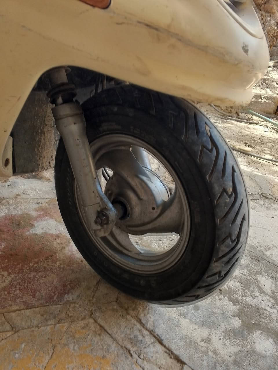 لبيع دراجه فراشه جديده مكفوله من كلشي سعر 300وبيه مجال مكاني بابل سده الهندية ***********
