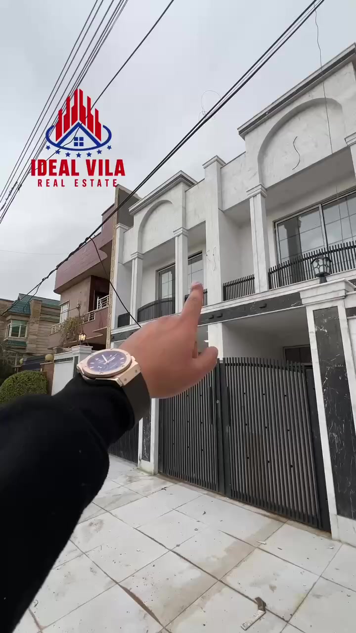 كود اعلان 11/25
#عرض_شركة_ايديل_ڤيلا_العقارية
منزل زيرو للبيع في #اربيل حي #هفالان 
مساحة: 100متر 
على شارع 15متر 
سعر جدا مناسب 
يتكون من: 3غرف نوم
صالة
مطبخ حار وبارد
مجموعة صحيات 
كراج
للتواصل 📞
***********
***********
**************
في حال لم يتوافق العقار مع رغبتكم او لم يكن بقدر امكانيتكم زوروا موقعنا على تلكرام للتصفح على اكثر عدد من العقارات المتوفرة https://t.me/alialmshhadani
