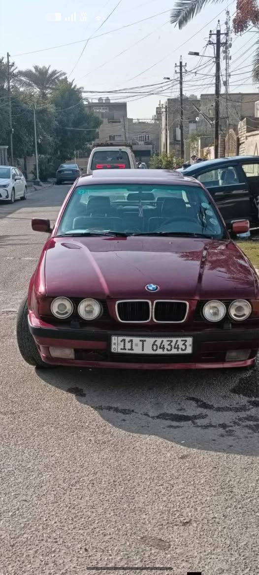 سلام عليكم بيم موديل ٩٢ مسكر  حجم 525 كير اوتو تبريد ثلج مكان *********** منضومه  غاز السيارة بسمي السيارة بيهه خيط تبخير بغداد سعر 63 وبيه مجال
