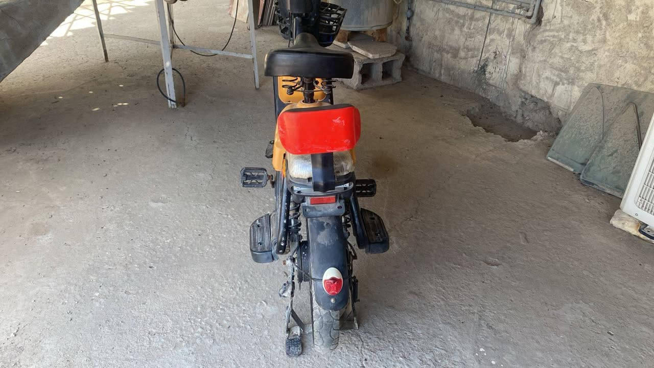 للبيع دراجه شحن
جديده  وحلوه 
بطاريات جدد 
السعر ب 250  وبيها مجال 
مكاني بغداد زعفرانيه
الرقم ***********
