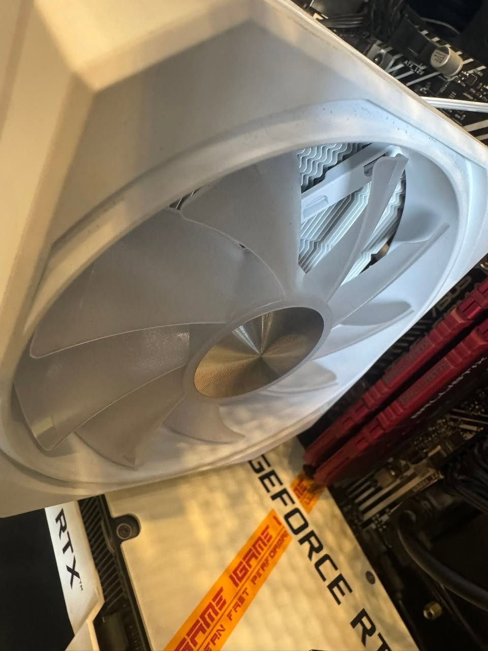 السلام عليكم
Ci 5 10400f
Cooler uphere 
Rtx 3050 8gb igame rgb 3 fan
Ram 16 8x2
Ssd 120gb
Hdd 2 tb
Case xigmatik
النضافة مثل ما واضح بالصور والكرت يخبل حرارته جوة اقصى ضغط ما توصل 55 نسخة igame rgb
السعر ٧٠٠ الف قفل مكاني ديوانية ومتوفر توصيل جميع المحافضات


**إذا كنت صاحب هذا الإعلان وتريد حذفه لأي سبب، رجاءا أرسل رسالة إلى الدعم الفني**