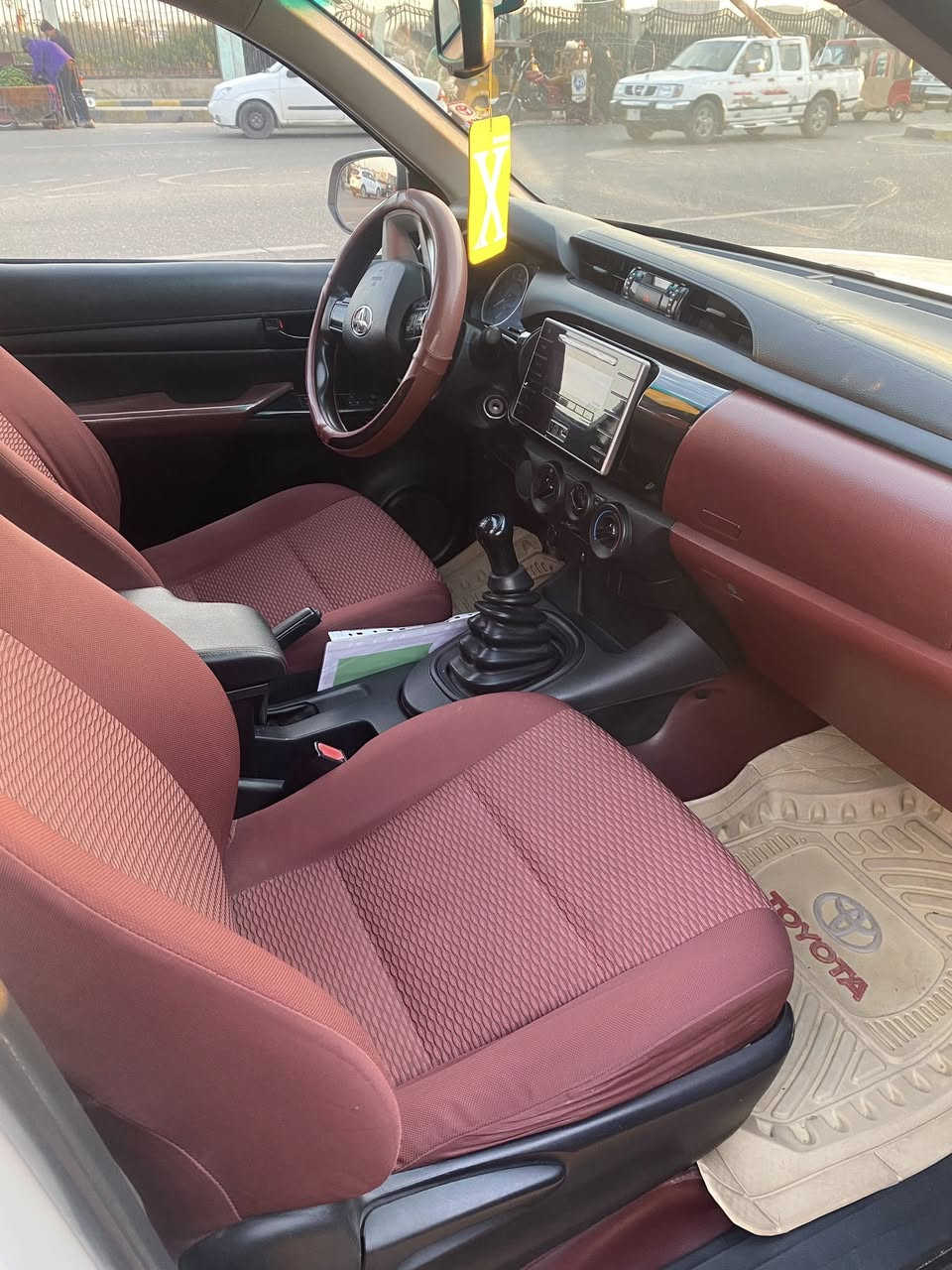 سلام عليكم  فلاونزه البيع ماشيه ١٠٧٠رقم شمالي بيه صبخ بل بنيد  سعر 200 ورقه بيه مجال ***********
