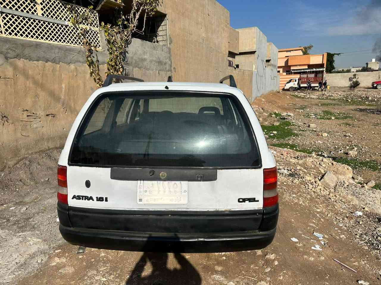 اوبل استرا استيشن لون ابيض موديل 1993 حجم 16 بدون صبغ بس دوائر  دوسات كير محرك شرط وايرمنيه كامله قايش عريض  رقم الماني  نينوى سنويه عضم بي كابون بنزين 28/11/2028 نافاذ تريد تحويل تريد وكاله السعر 60 ورقه وبي مجال ***********
