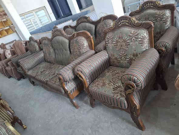 تخم ملكي زان باله تركي نظيف جدا جدا اخو الجديد 10 نفر كلش امرتب اسفنج مضغوط كل ضرر مابيه وخشب قوي كلش   بابل الحله الحمزة الغربي   ويوجود توصيل♥️️
***********
