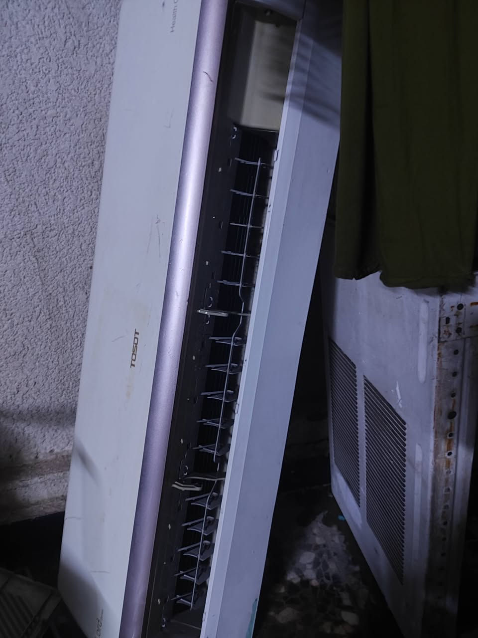 سبلت 2طن نضيف وشغال عوزه غاز وبواري بس الشراي يجي خاص او واساب او يتصل سعره 250نوعيه توسوت ضل يطلع هوه حار وفتحته الشراي يتصل اولعنده واحد عاطل اخذه وينطيني فرق العمده مكيف عاطل سبلت اخذه وفرق  ***********
