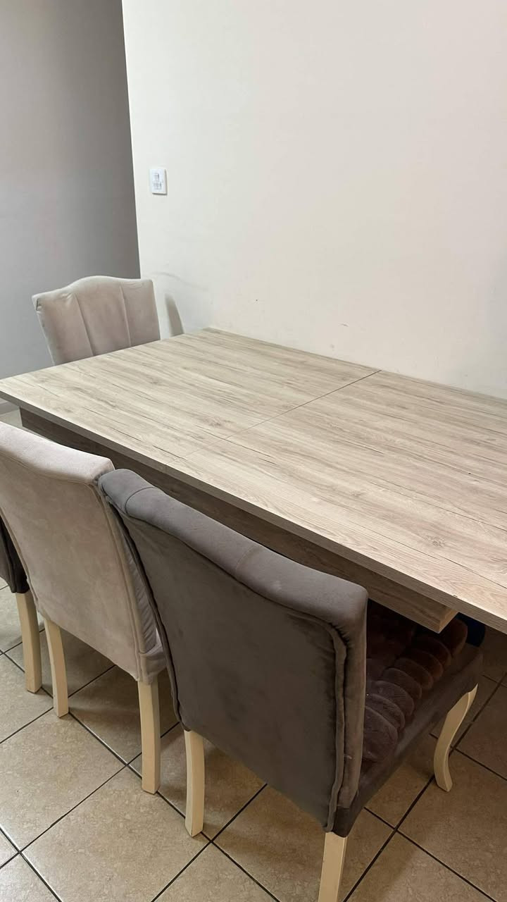 ميز طعام للبيع ويا 6 كراسي صاج تكمة مابي ضرار سعر 225 وبي مجال


**إذا كنت صاحب هذا الإعلان وتريد حذفه لأي سبب، رجاءا أرسل رسالة إلى الدعم الفني**