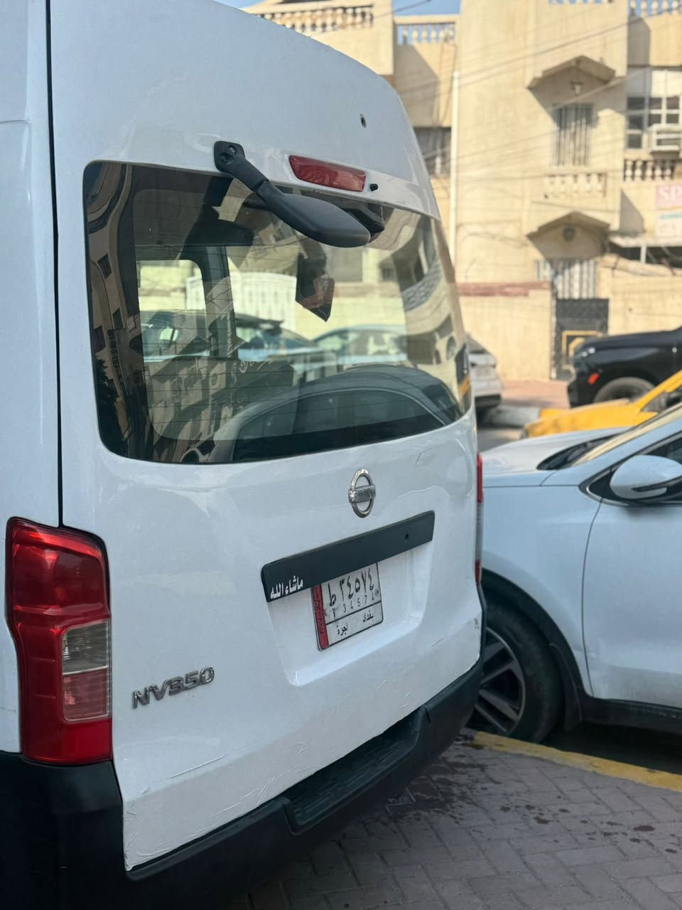 السلام عليكم    
نيسان ٢٠١٥ البيع السياره بيها ربع بل الطويلة والجنطة صبغ من جوة الجامة وجوة سياره تخم تاير جديد باتري جديد مدوشمة جديد تبريدها محور كير اكسل صدر مكفول لمكينة دايخة 
السعر ١٧٥ وبيها مجال 
***********
