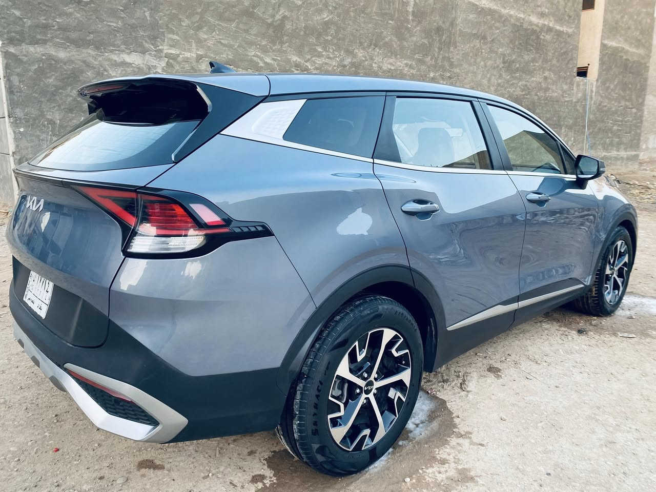 سبورتج موديل ٢٠٢٣ امريكي ماشيه ٤٤ مايل حقيقي لون المرغوب حادث خفيف فقط بلراديترات بدون صبغ ولا تبديل ليبل واحد فقط بارد مواصفات كشنات جلد كهرباء وتدفئه شاشه متصله تبريد منفصل سايد بريك اوتو بصمه تشغيل وابواب وفلاشات ترحيب بليدات توقف ذاتي نقطه عمياء بلمري جانبي رادارات خلفيه كامره خلفيه تحم تاير جديد قبل شهر مشدود انظمه قياده فول كير مكينه تبريد تدفئه كفاله وبعد بيها مواصفات مكاني الدوره ***********السعر ٢٠٥ وبيها مجال قليل سيارة جديده مال جناي
