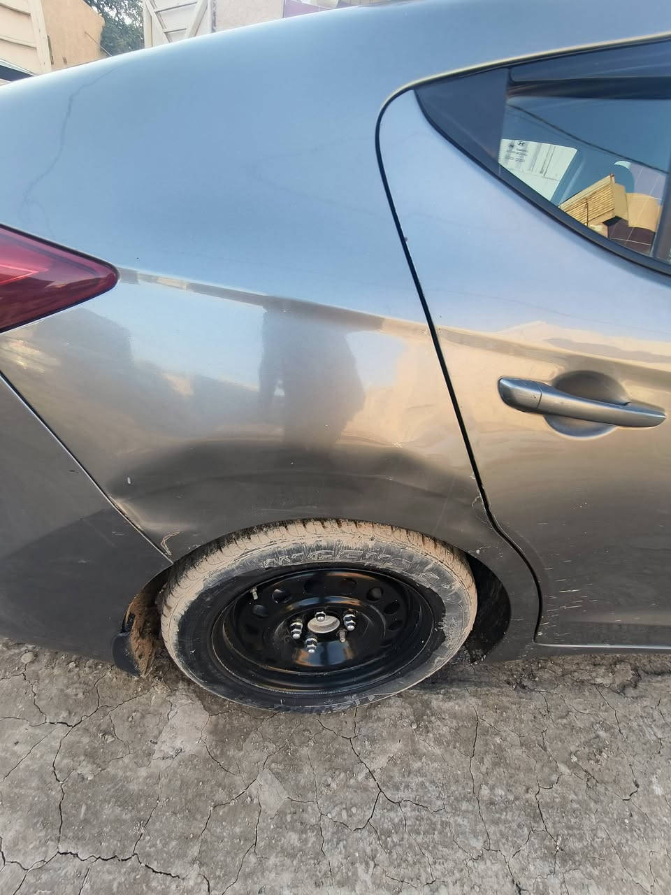 إسلام عليكم
النتره ٢٠١٨ 
أمريكي 
كدامك الصور و الحادث 
محولبه 
مكينه 
كير 
تبريد
مكفول 
صدرها50٪
رقم قادسيه
تحويل ثاني يوم 
كل شيء موضح بصور 
مكاني بغداد 
السعر 115$ فيها مجال 
***********
