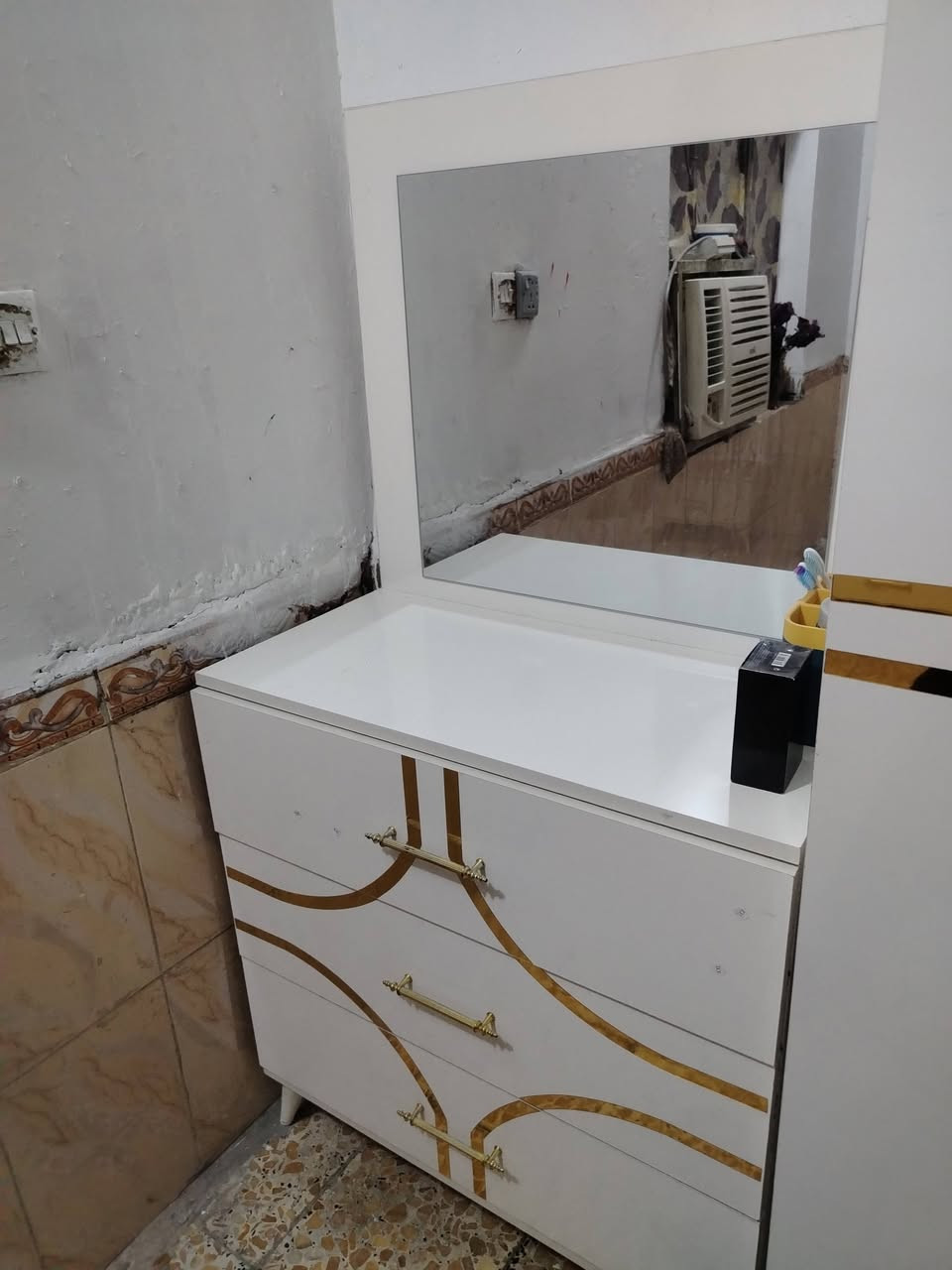 السلام عليكم
غرفه للبيع نضيفه كلش السعر
450 وبيها مجال العنوان بغداد مدينه الصدر
***********
