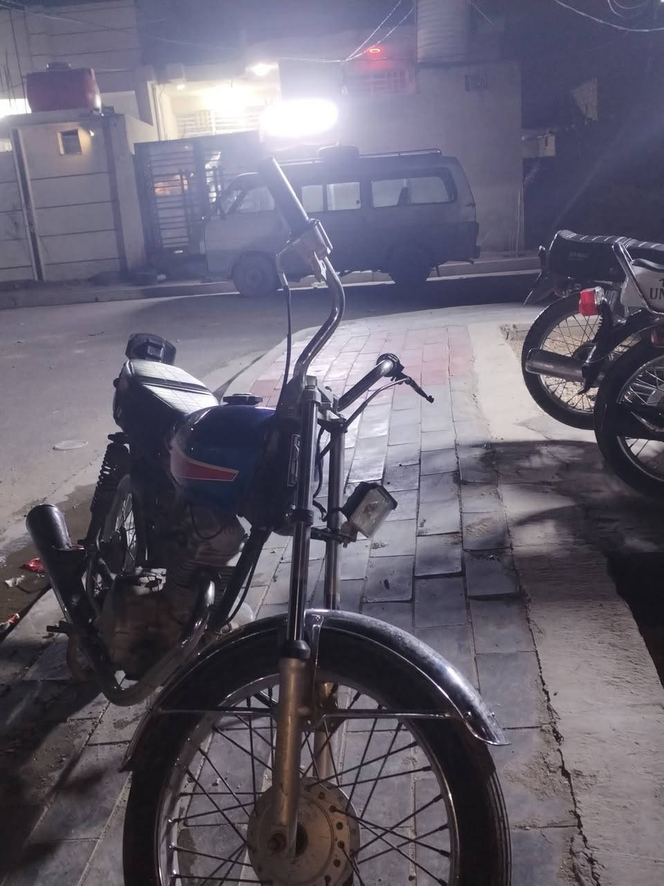 دراجه اربعه كير كلك  السعر 250 وبيه مجال متوازي عله بيعته *********** مكاني كربلاء حي العسكري
