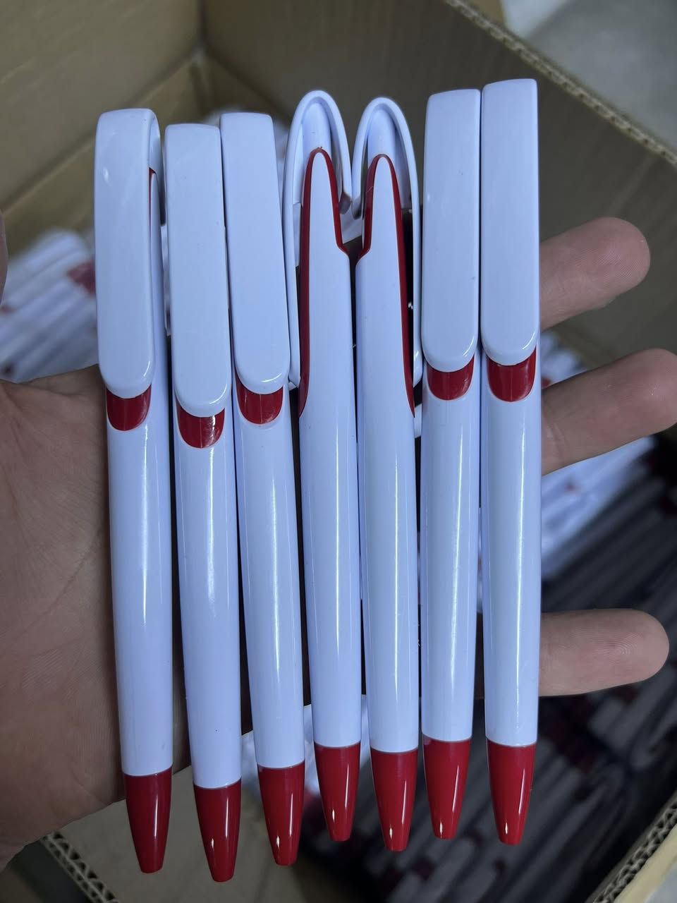 قلم جاف بلاستيك 😍😍

كود:5984
عدد كارتون:1000(10كيس)
كيس 100قلم
سعر كارتون:75$
سعر كيس:10$(١٤٢٥٠)
__________
***********
***********

https://t.me/zanyar2stationery
