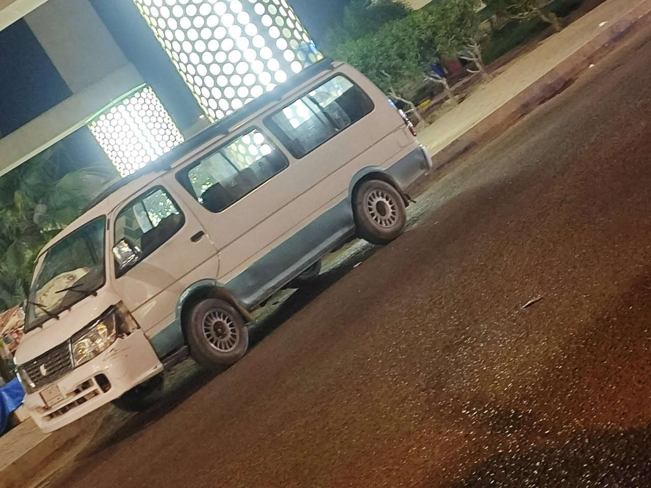 سلام عليكم  سياره جنبي البيع مديل 2009 مصفرهه هئيه مرورر سعر نتصال وبيك خيرر ودلل  ***********
