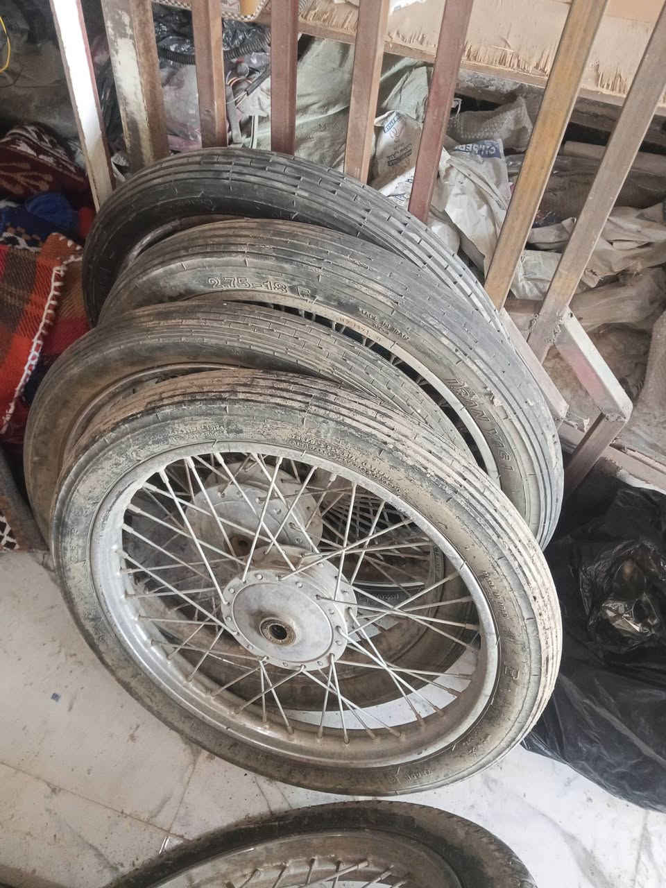 السلام عليكم شباب 
غراض مستخدمه لبيع 
كوت شارع النفط 
***********
