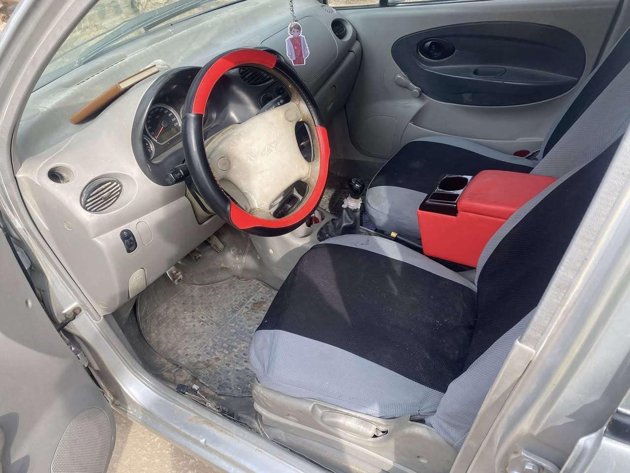 كيو كيو كير عادي 2012 سنويه 2029 باسمي تتحول بكل المحافظات سياره نظيفه مابيها شي سعرها 27 بيها مجال  
*********** 
مكاني بابل الحله
