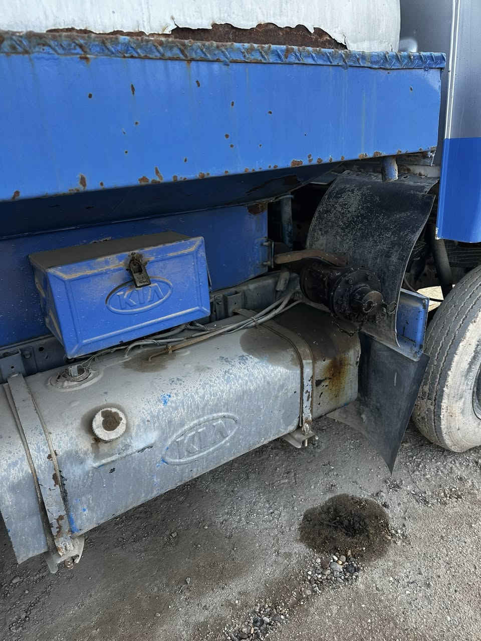 للبيع موديل 1995 عملية كاملة شغال سعر 80 ورقة بي مجال ***********
